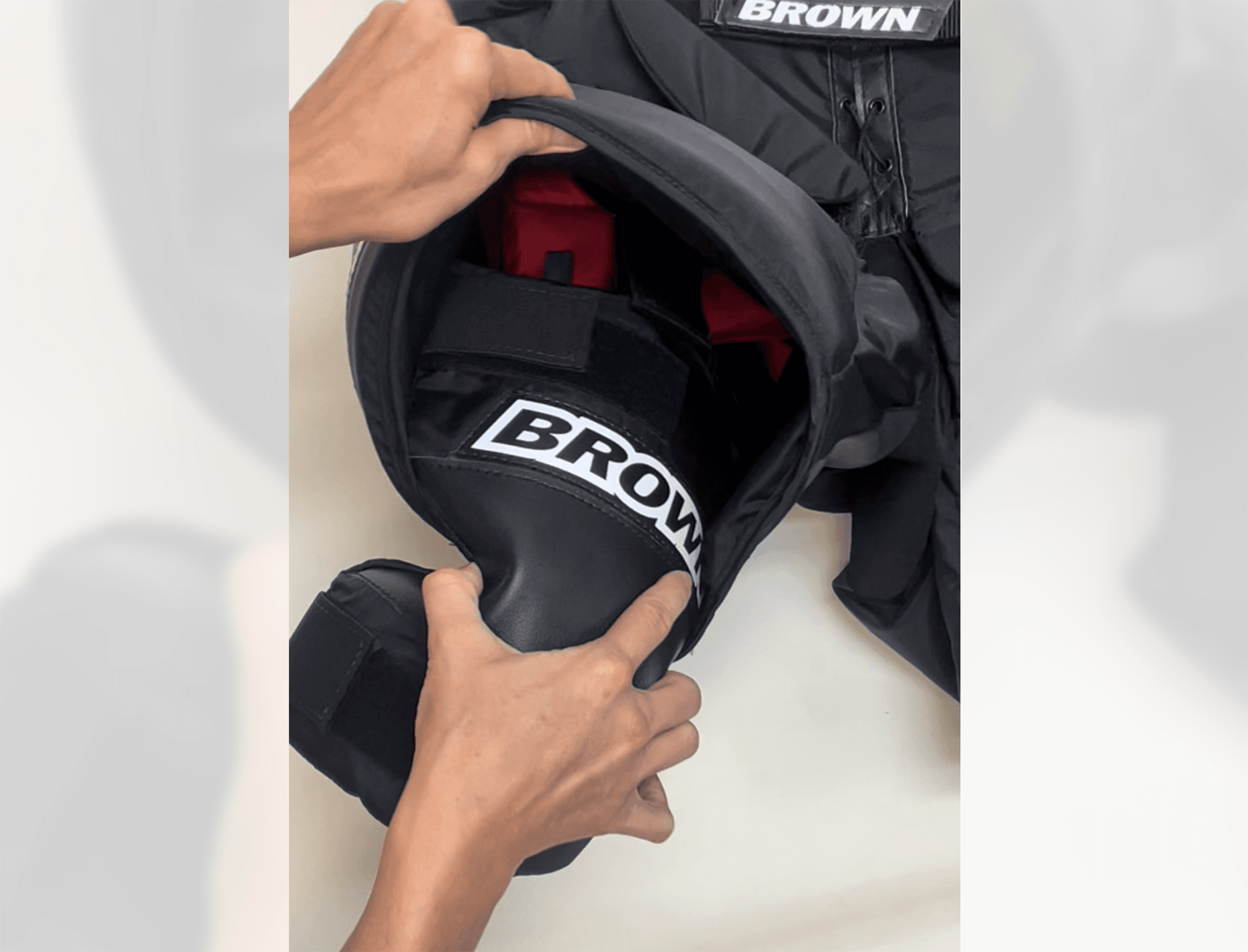 /img/equipment/knee-pads/2400/variations/standard/knee-pants.png