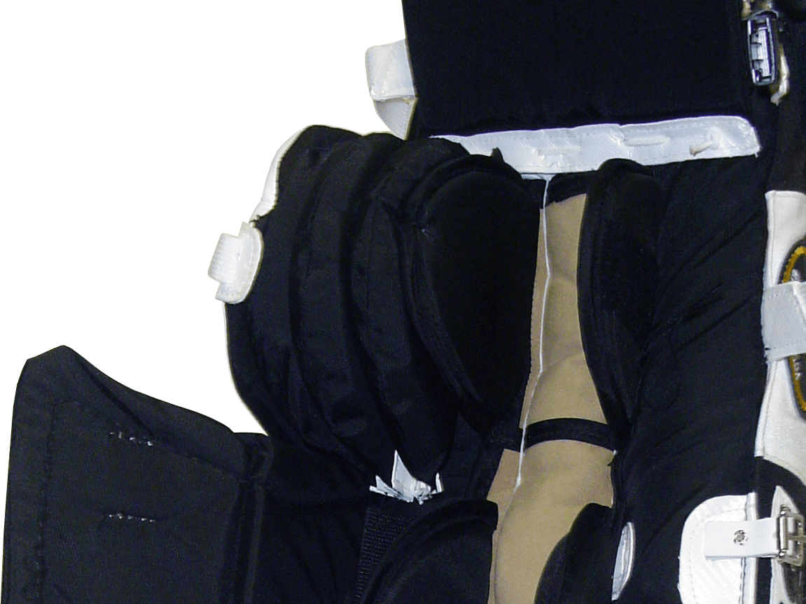 /img/equipment/leg-pads/2200/variations/white-black-silver/knee-cushions.png